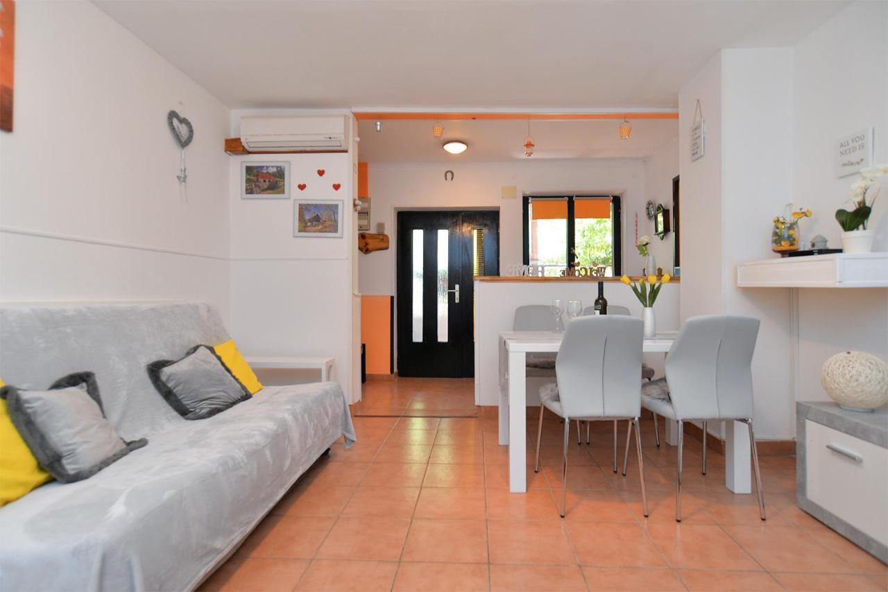 Apartment Dulijana 2042 Пула Екстериор снимка