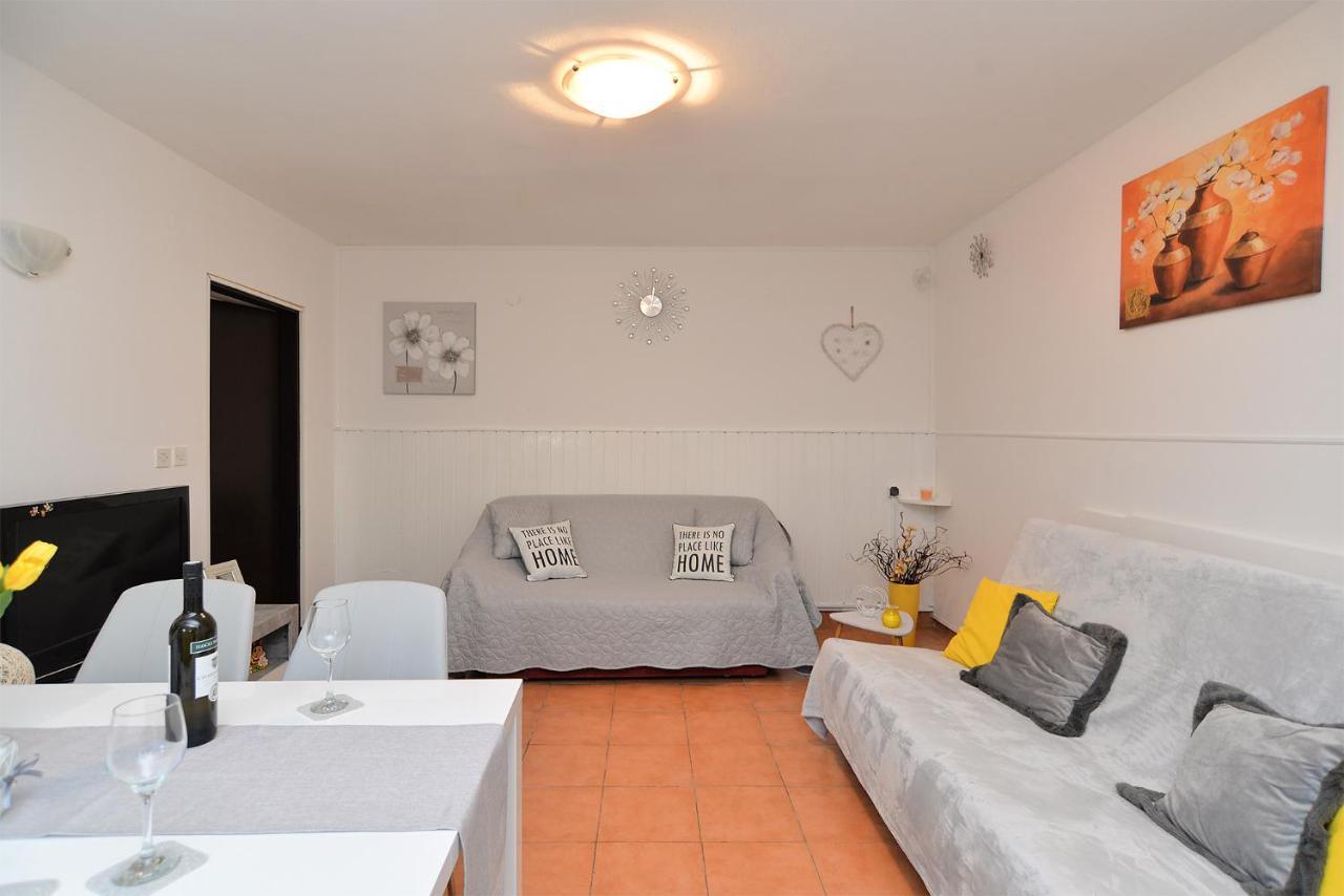 Apartment Dulijana 2042 Пула Екстериор снимка