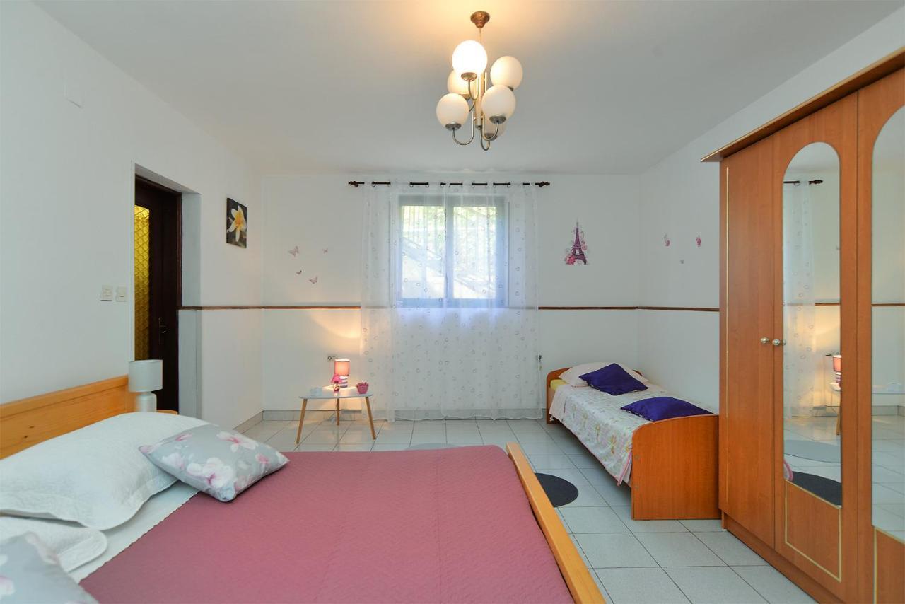 Apartment Dulijana 2042 Пула Екстериор снимка